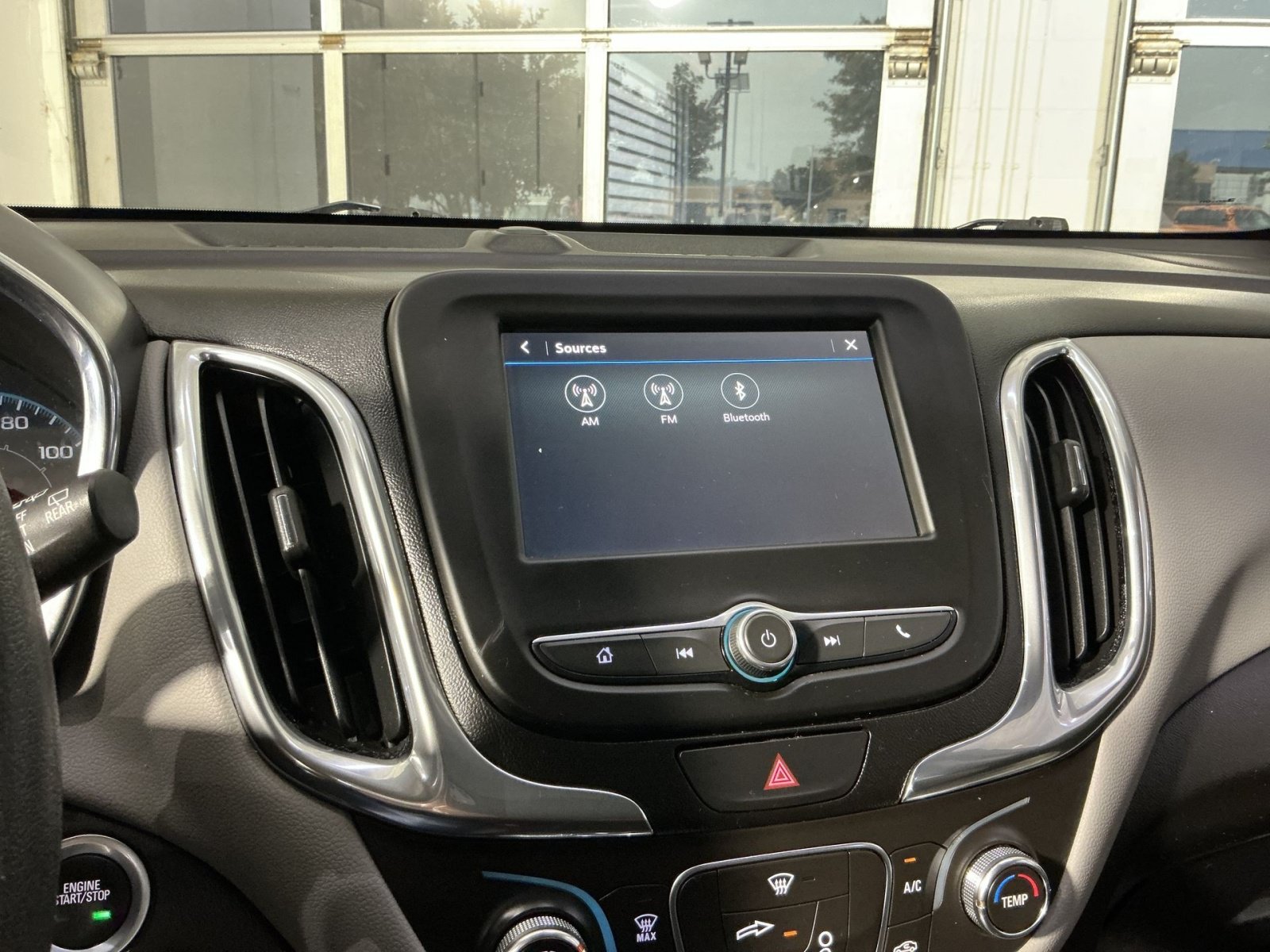 Used 2019 Chevrolet Equinox LS AWD/4WD image 19