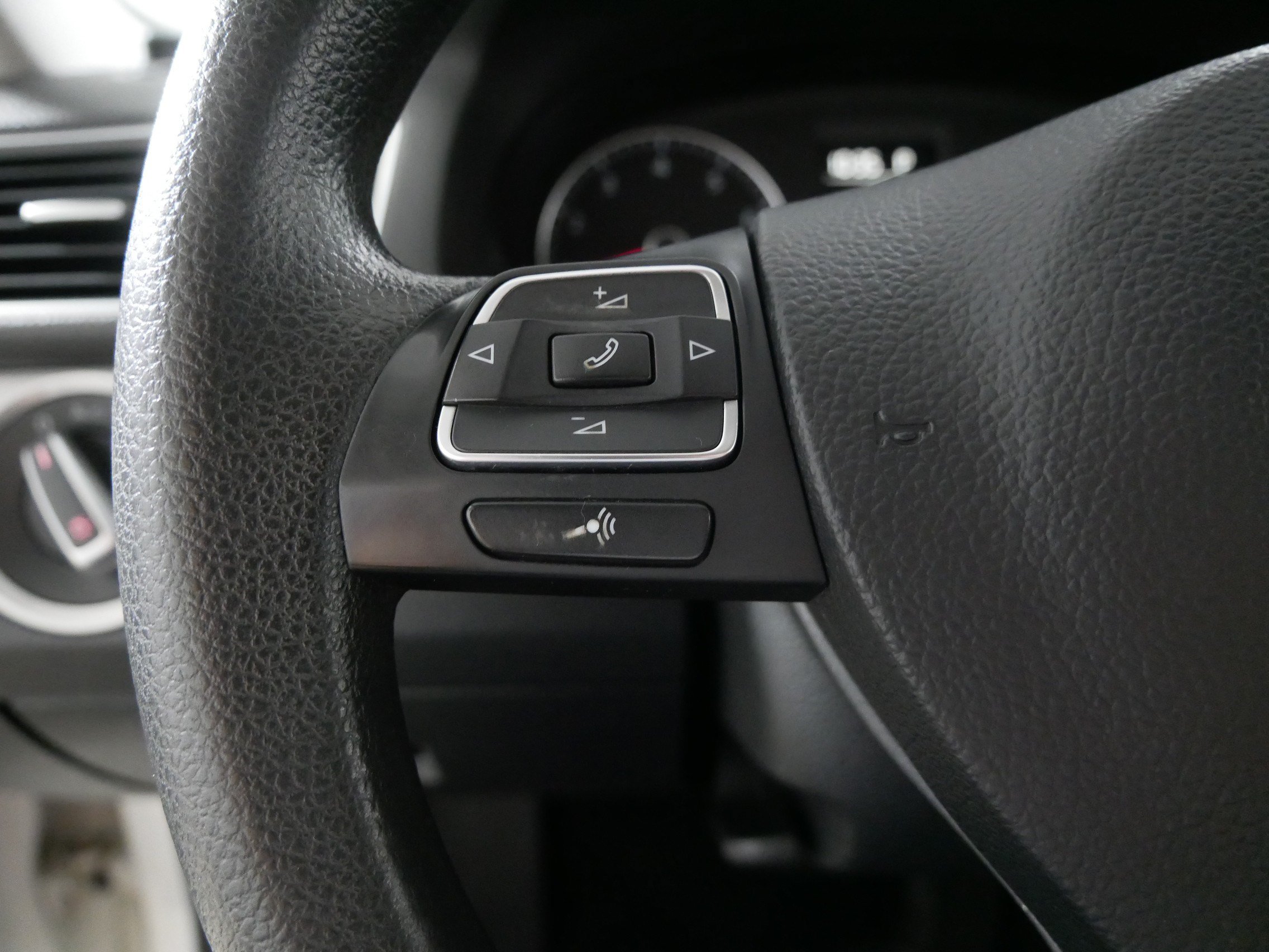 Used 2013 Volkswagen Passat 2.5 S FWD image 27