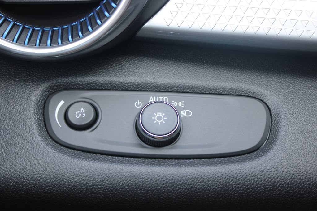 New 2026 Chevrolet Trax LT w/ Driver Confidence Package FWD image 41