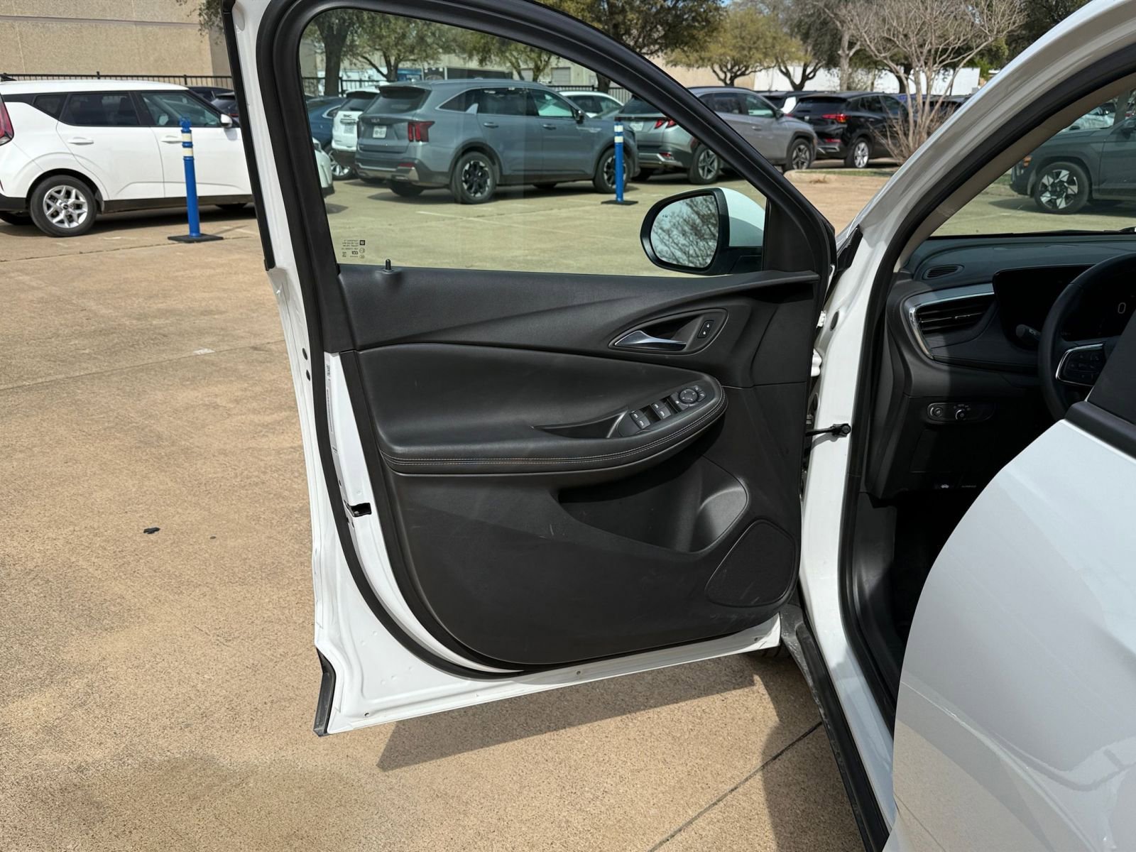Used 2025 Buick Encore GX Preferred image 18