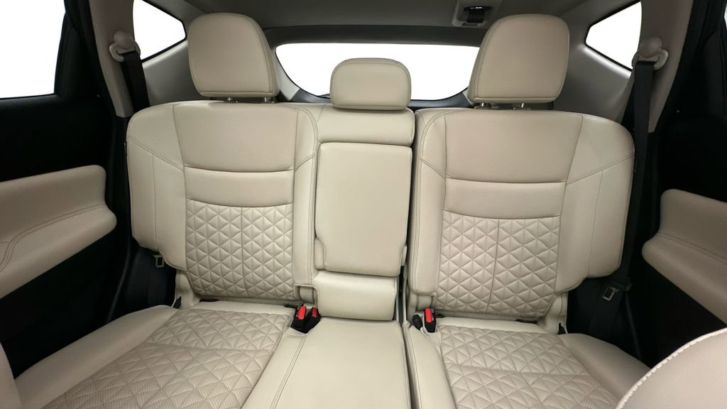 Certified 2023 Nissan Murano Platinum w/ Cargo Package image 15