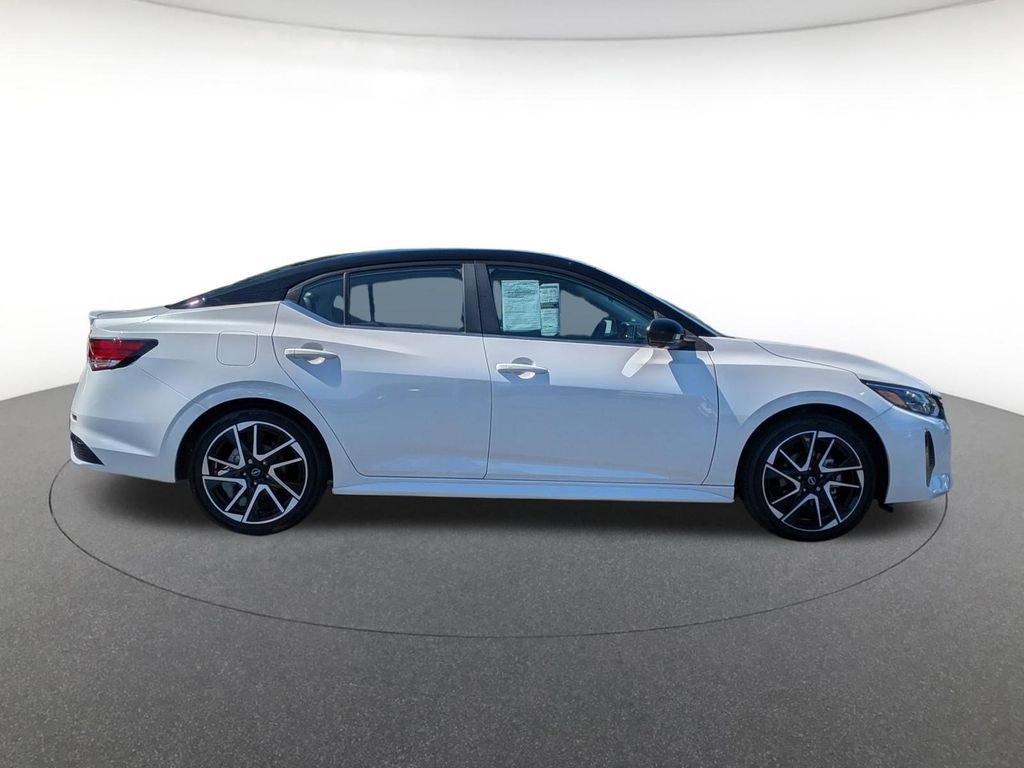 Used 2024 Nissan Sentra SR w/ SR Premium Package FWD image 4