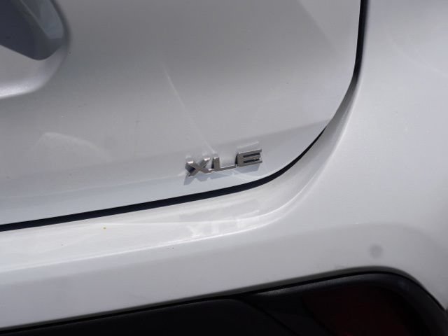 Used 2023 Toyota Highlander XLE FWD image 12
