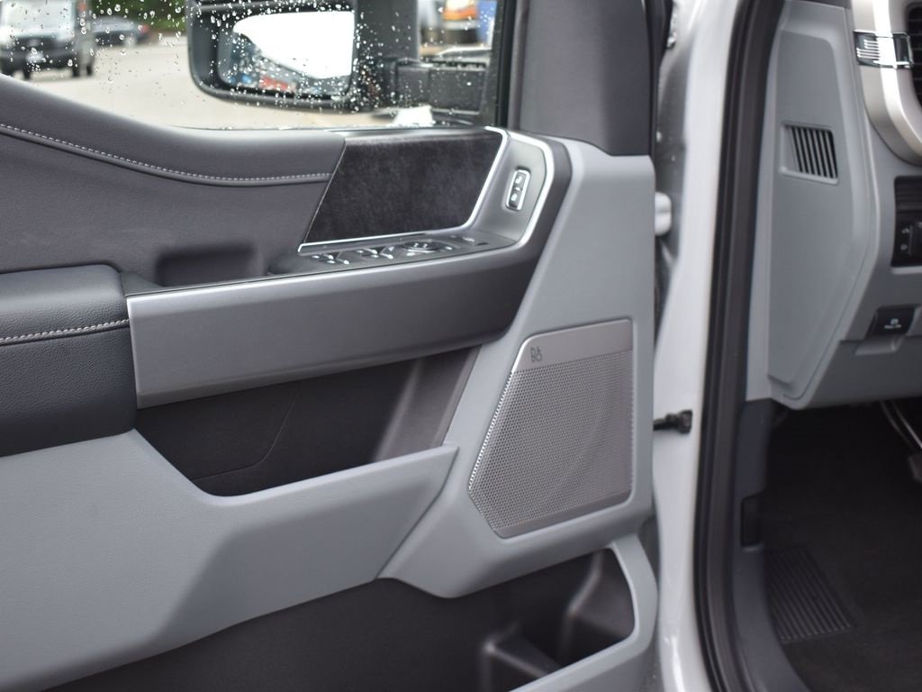 New 2026 Ford F250 4x4 Crew Cab Super Duty image 17