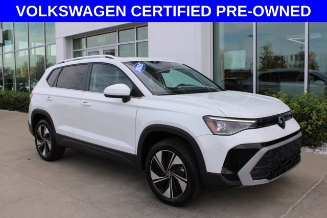 Used 2025 Volkswagen Taos SE w/ Panoramic Sunroof Package