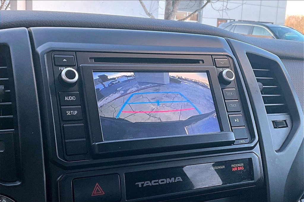 Used 2015 Toyota Tacoma 4x4 Access Cab image 13