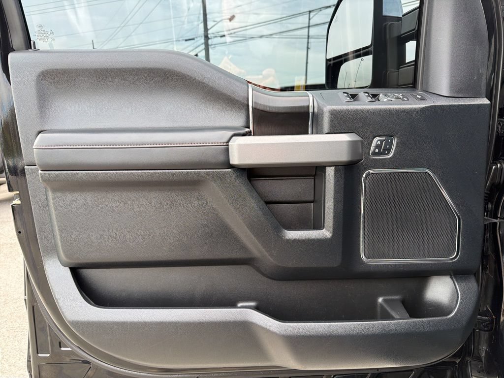 Used 2018 Ford F250 Platinum w/ Platinum Ultimate Package AWD/4WD image 37