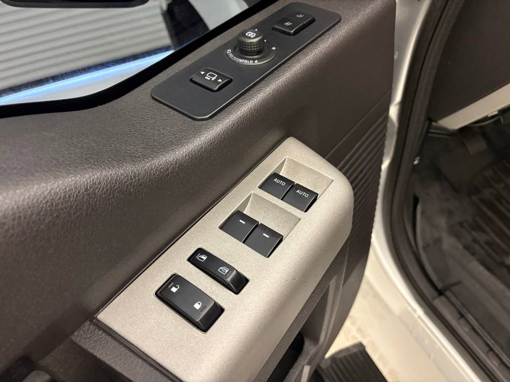 Used 2016 Ford F250 Lariat w/ Lariat Ultimate Package AWD/4WD image 29