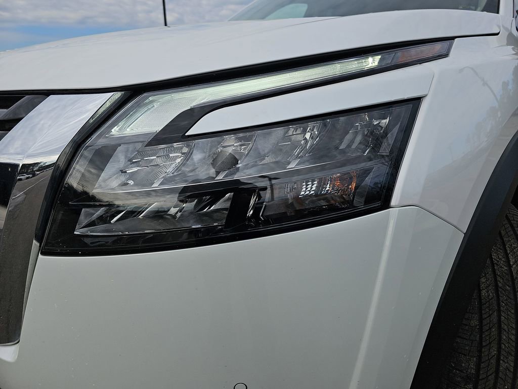 Used 2025 Nissan Pathfinder SL w/ SL Premium Package image 36