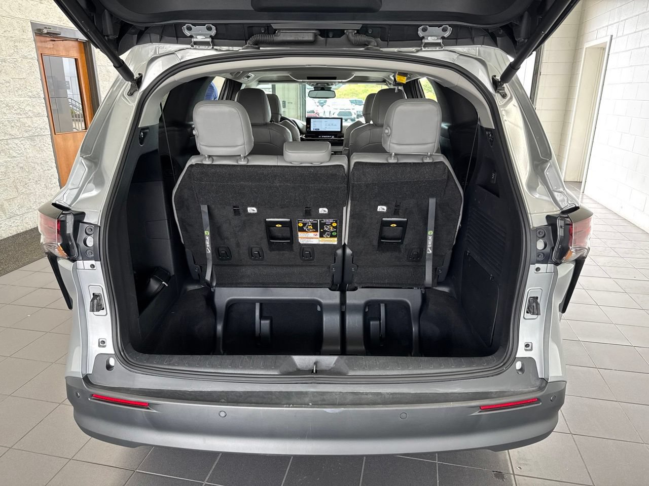 Certified 2025 Toyota Sienna XLE w/ XLE Plus Package AWD/4WD image 10