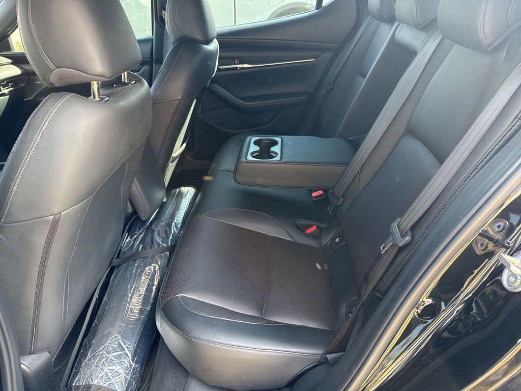 Used 2019 MAZDA MAZDA3 Hatchback w/ Premium Package image 6