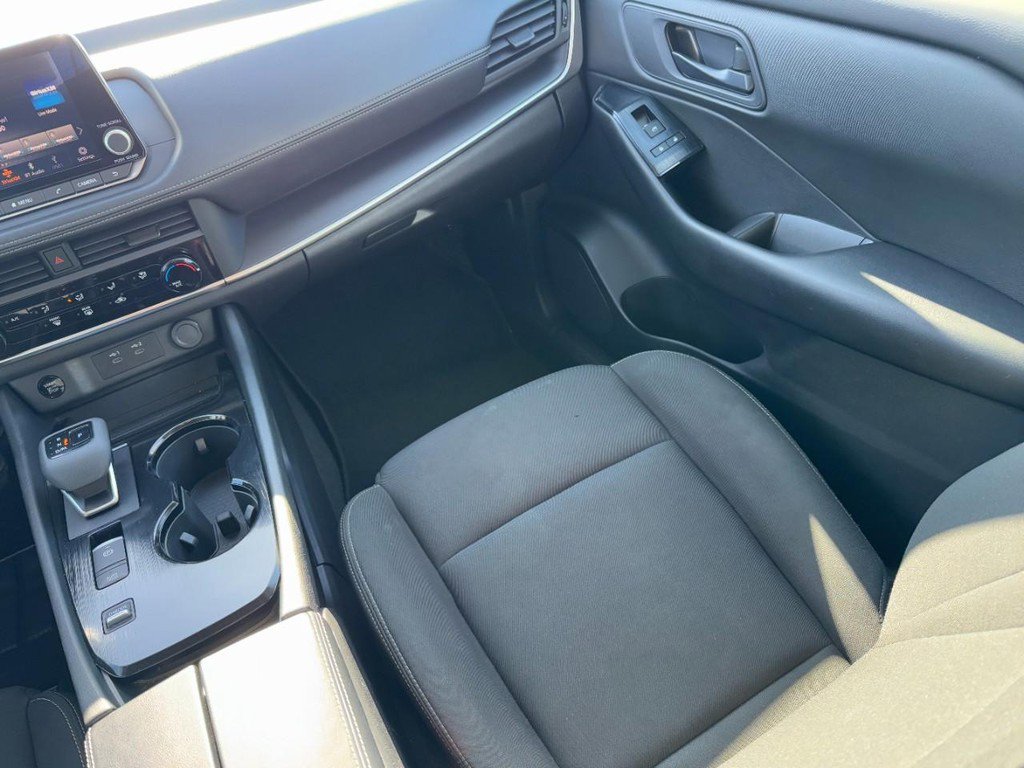 Used 2024 Nissan Rogue S FWD image 16