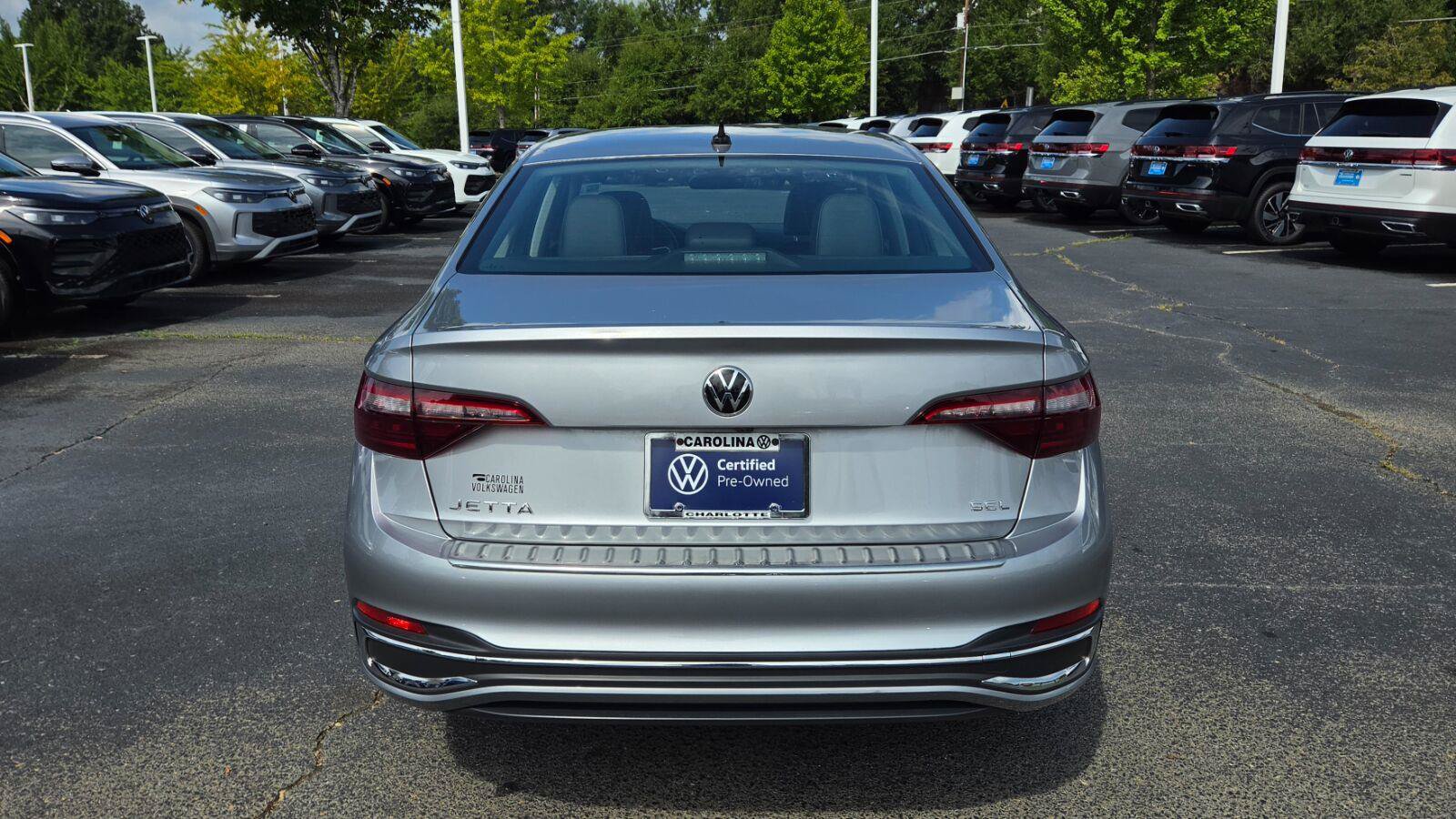 Certified 2023 Volkswagen Jetta SEL FWD image 4