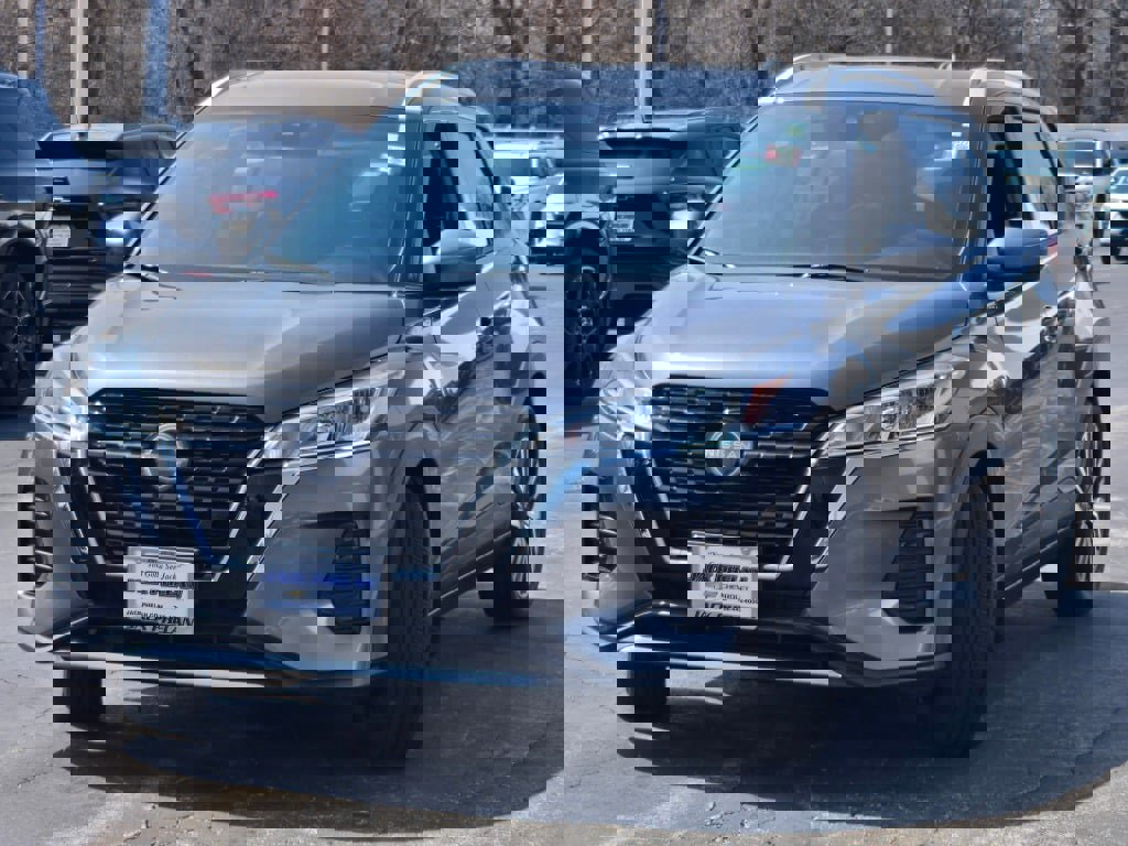 Used 2023 Nissan Kicks SV image 5