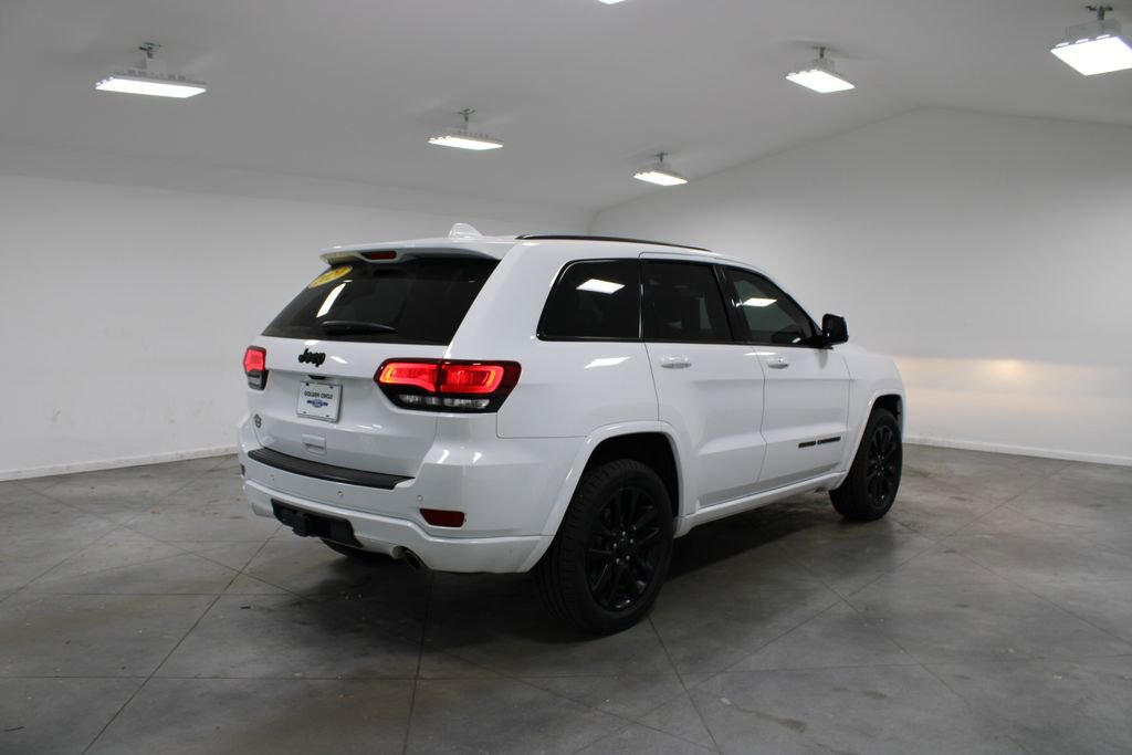 Used 2020 Jeep Grand Cherokee Altitude image 10