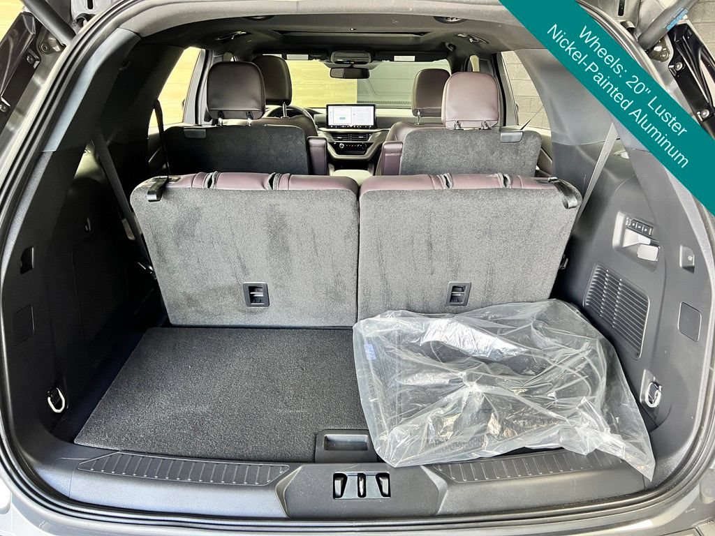 Used 2026 Ford Explorer Platinum w/ LUX Leather Package AWD/4WD image 24