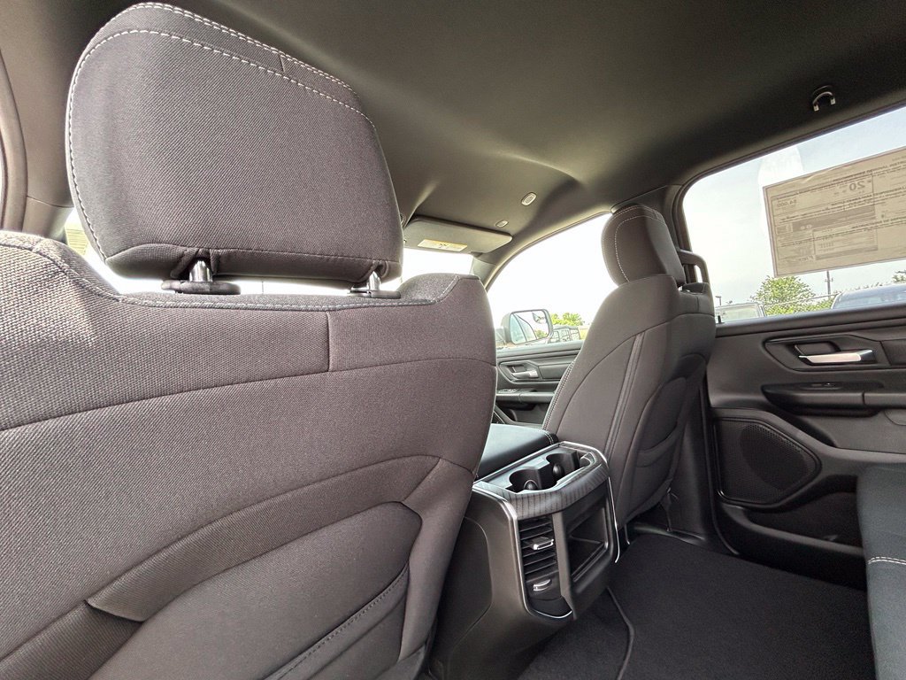New 2026 RAM 1500 Express AWD/4WD image 27