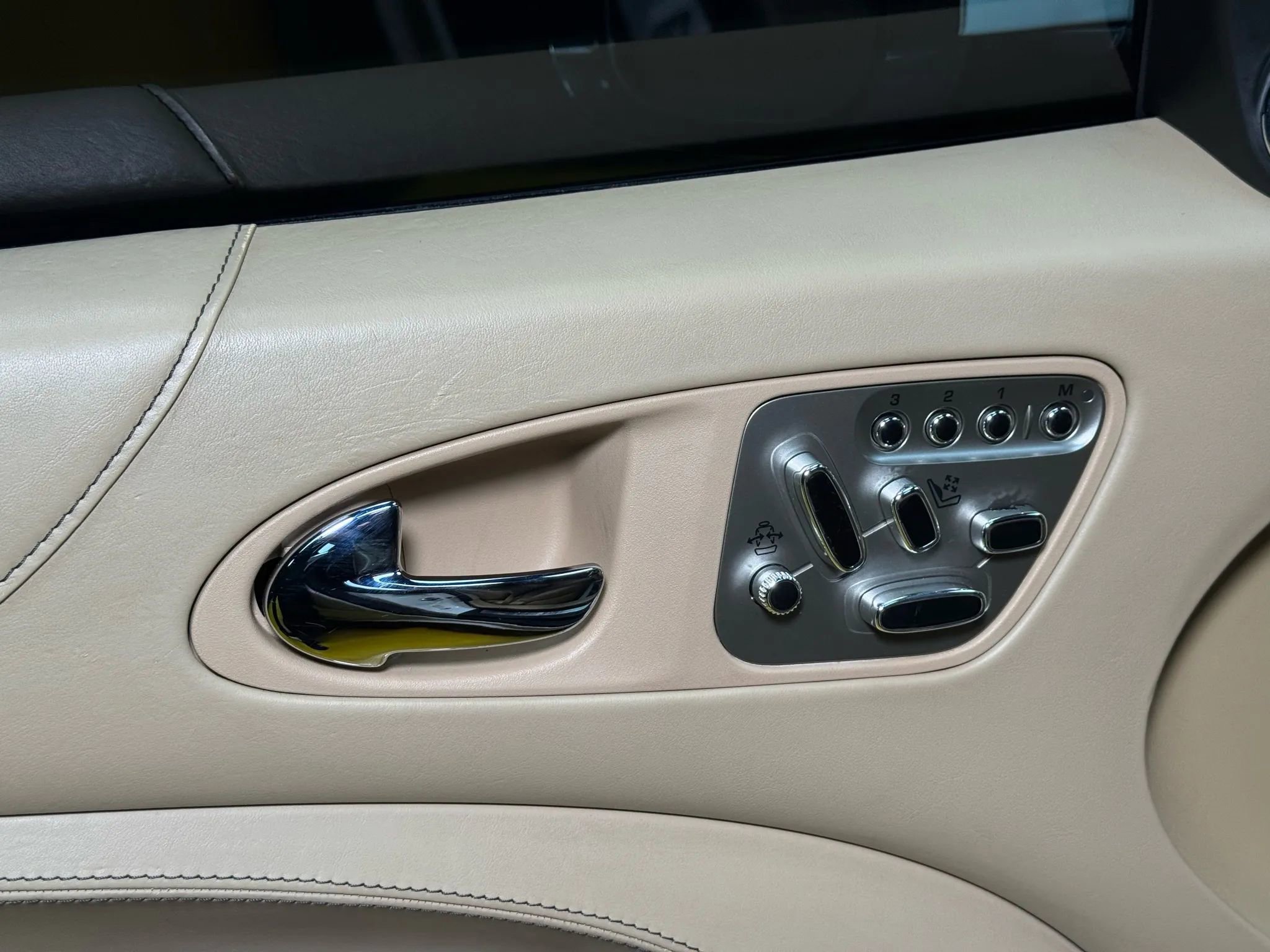 Used 2011 Jaguar XK Coupe image 26