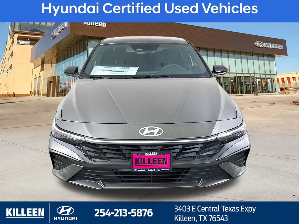 Used 2025 Hyundai Elantra Sport image 2
