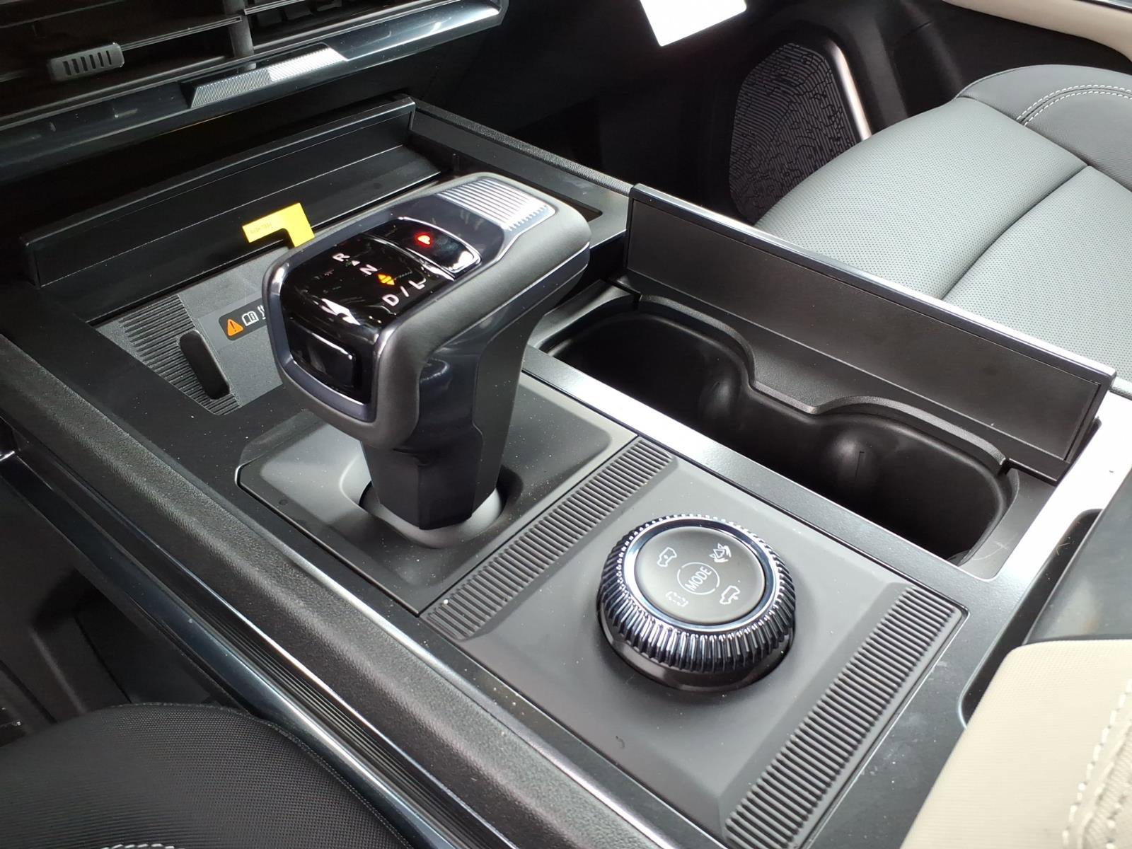 New 2026 GMC Hummer EV SUV w/ LPO, Dark Essentials Package image 19