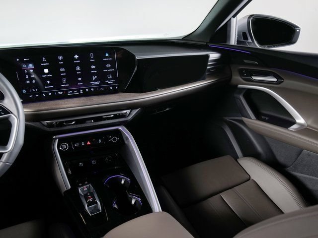 Certified 2025 Audi Q5 Premium w/ Premium Plus AWD/4WD image 17