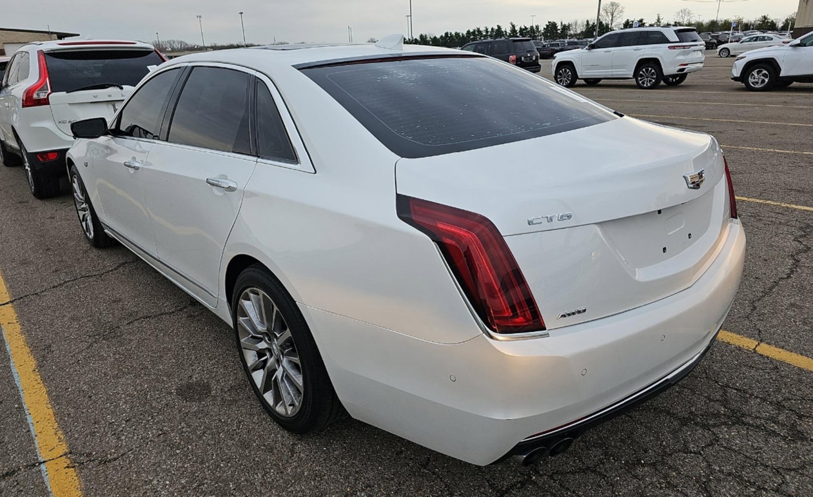 Used 2018 Cadillac CT6 Luxury AWD/4WD image 6