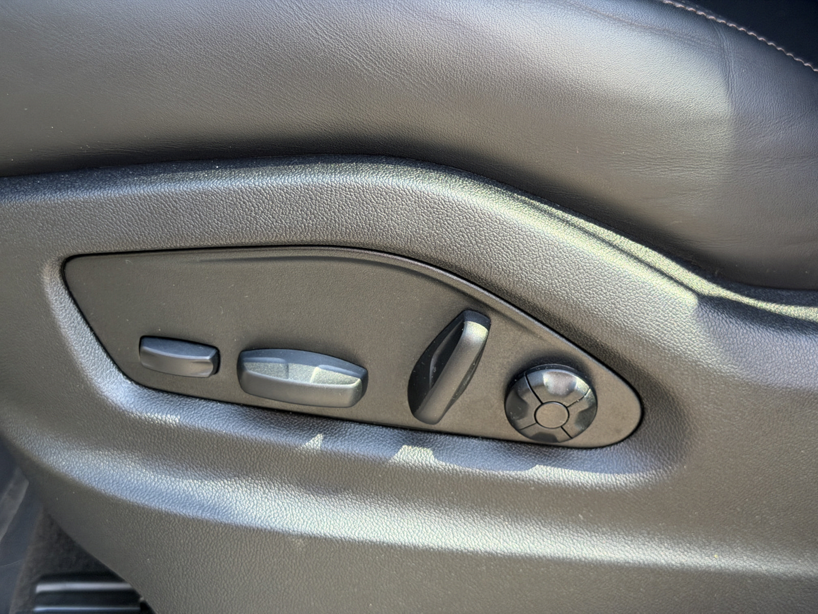 Certified 2026 Porsche Cayenne S AWD/4WD image 24