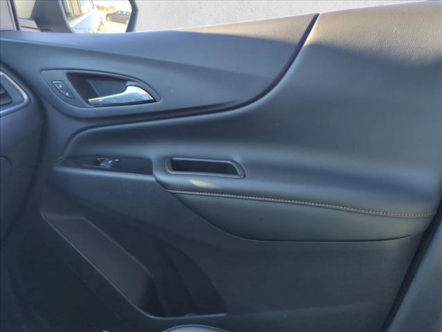 Used 2023 Chevrolet Equinox Premier image 23