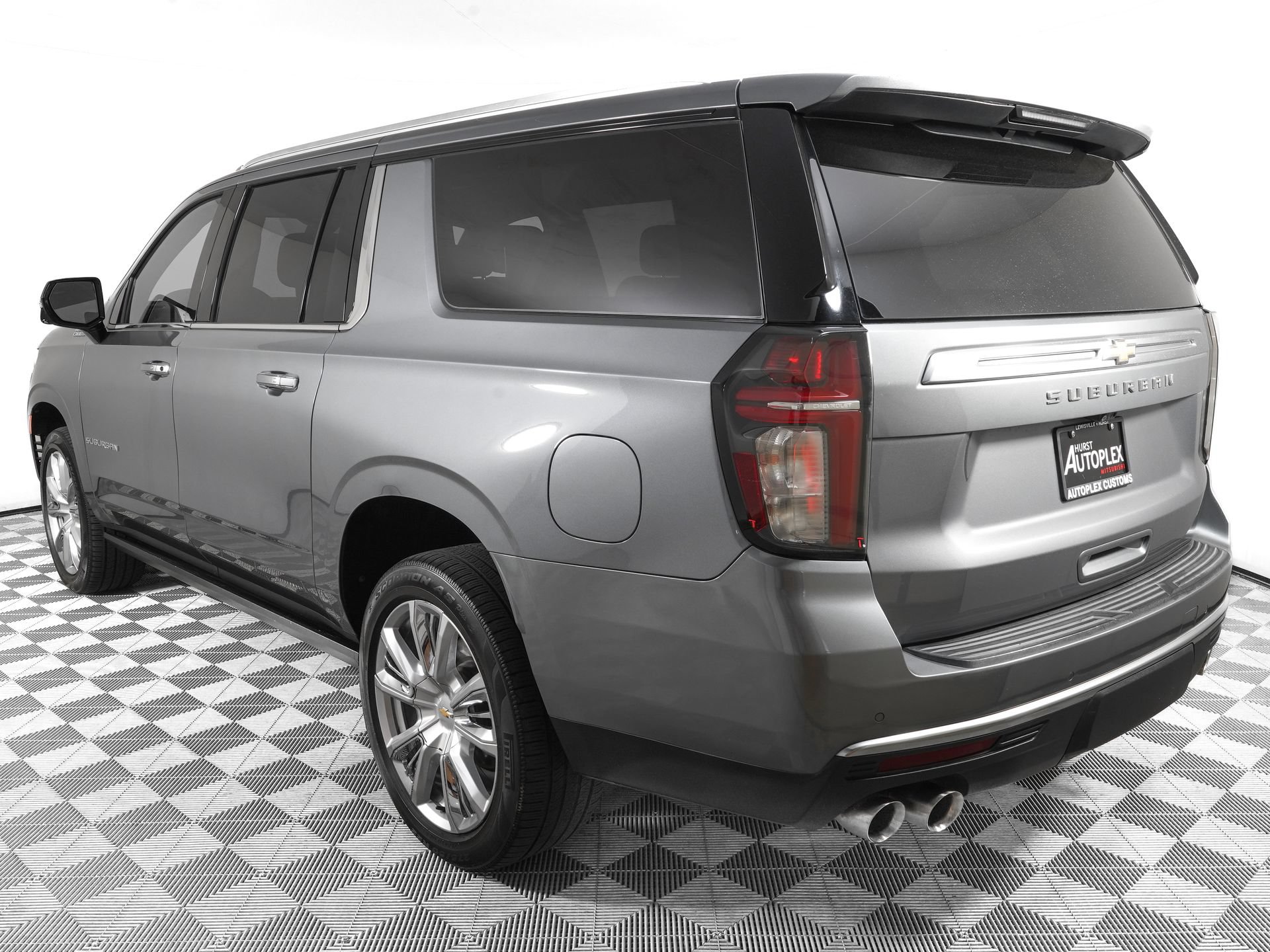 Used 2021 Chevrolet Suburban High Country AWD/4WD image 6