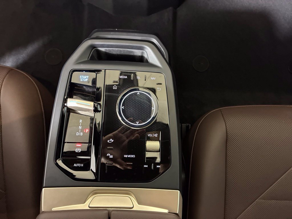 Certified 2024 BMW iX xDrive50 w/ Sport Package AWD/4WD image 11
