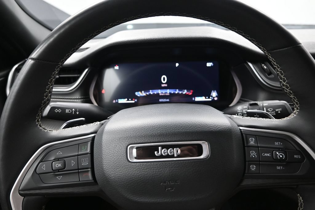 Used 2024 Jeep Grand Cherokee Altitude RWD image 14