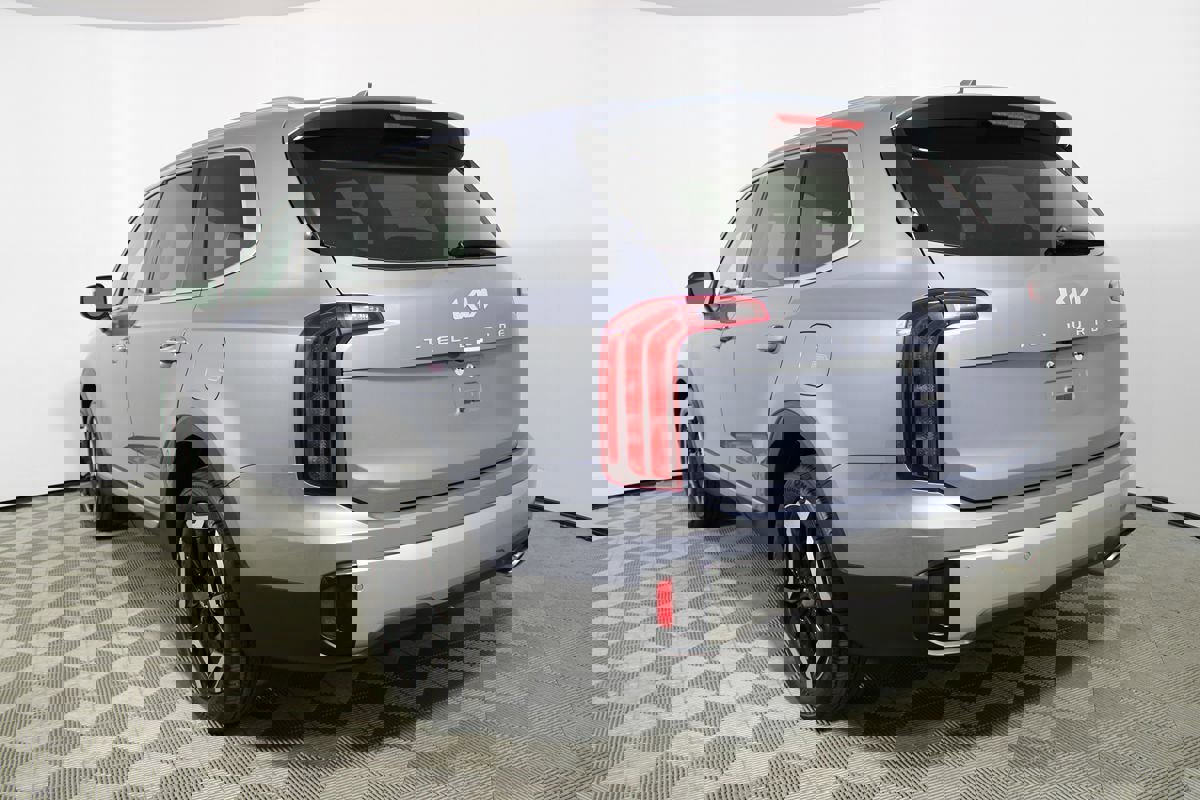 Used 2023 Kia Telluride S image 42