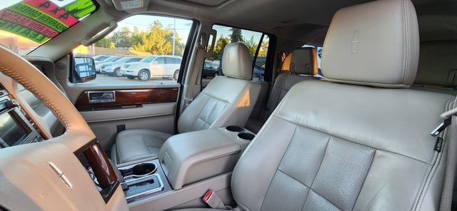 Used 2014 Lincoln Navigator L 4WD image 7