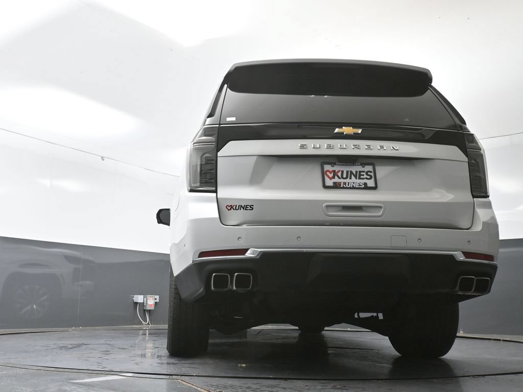 Used 2025 Chevrolet Suburban High Country AWD/4WD image 58