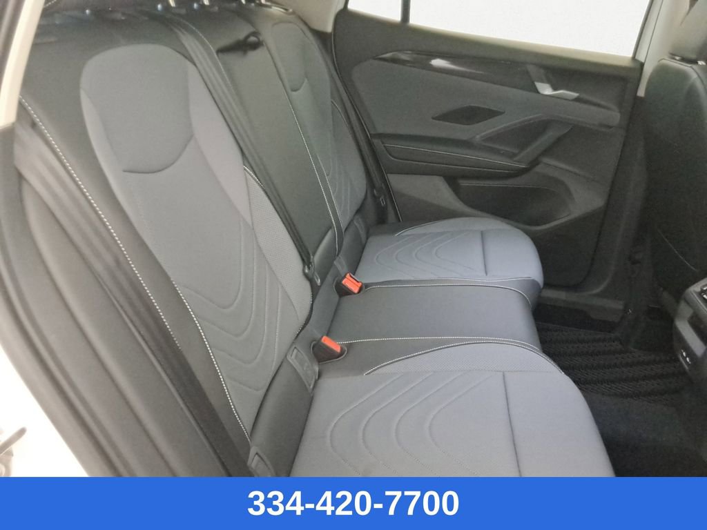 New 2025 Volkswagen Tiguan SE image 15