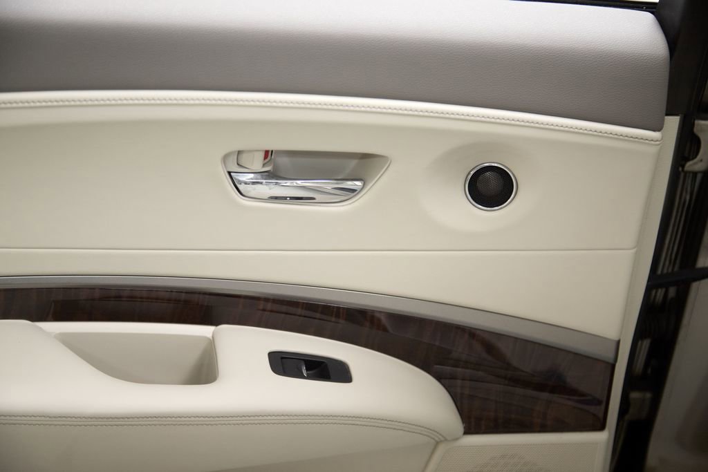 Used 2014 Acura RLX Hybrid w/ Technology Package image 23