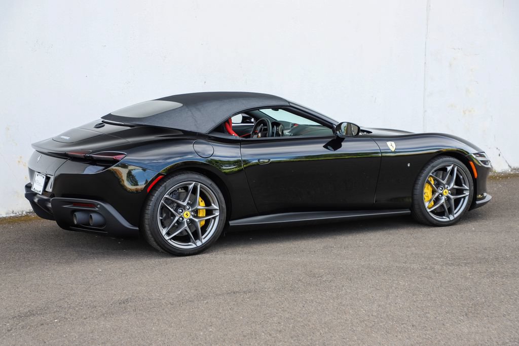 Certified 2025 Ferrari Roma Spider RWD image 23