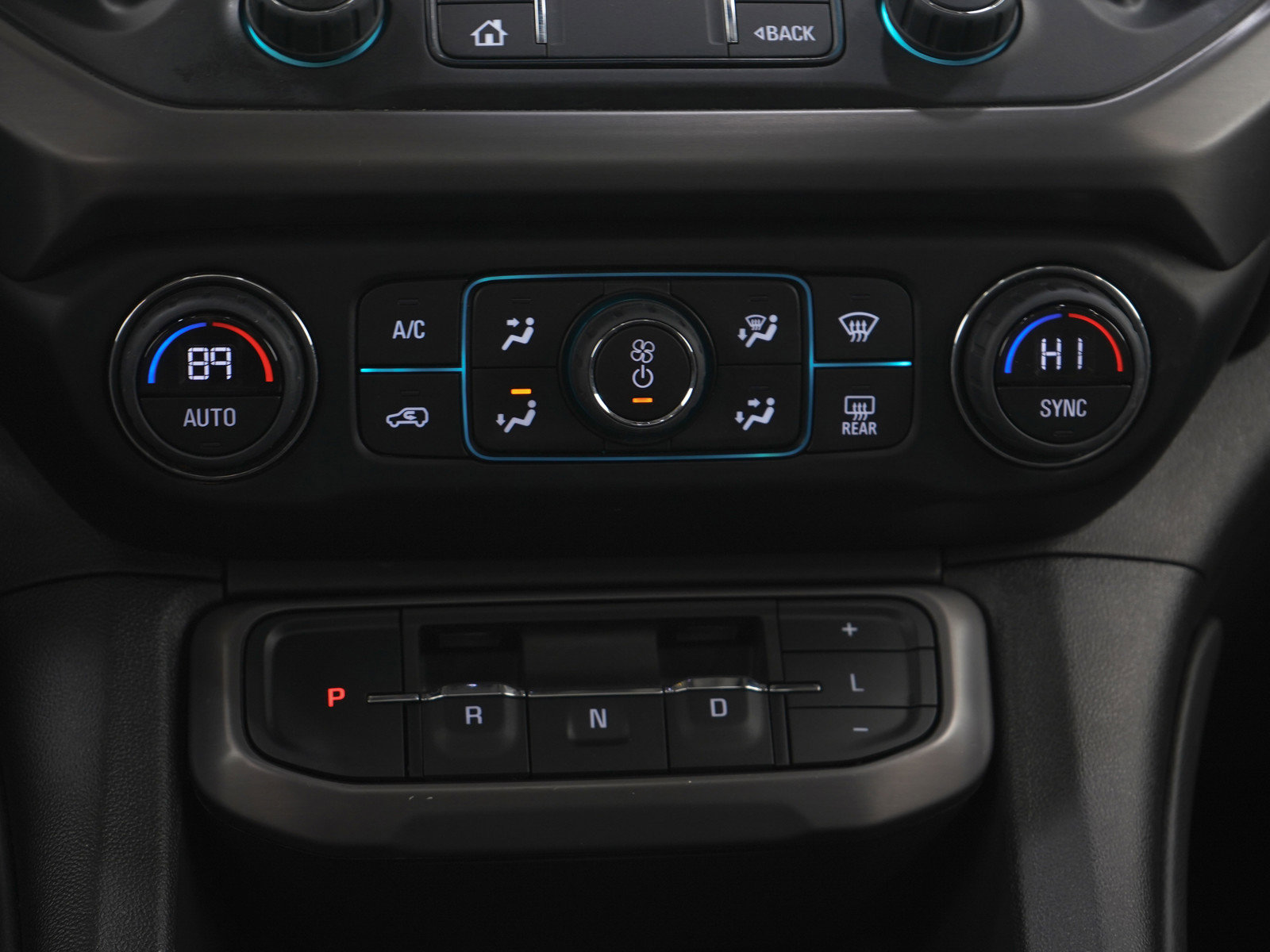 Used 2023 GMC Acadia AT4 w/ Technology Package image 21