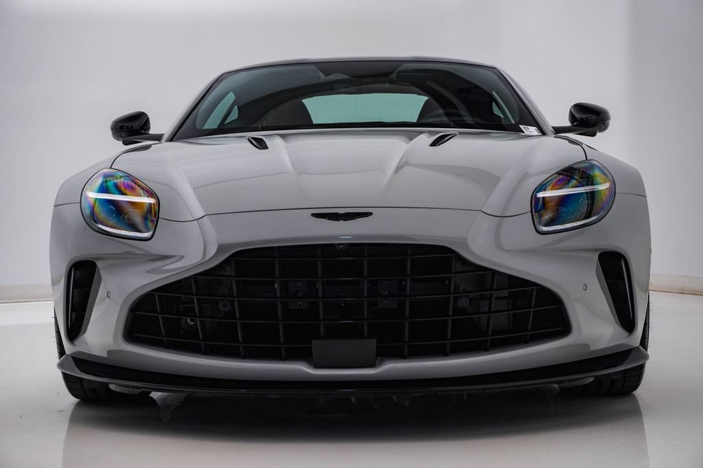 Used 2026 Aston Martin V8 Vantage S RWD image 5