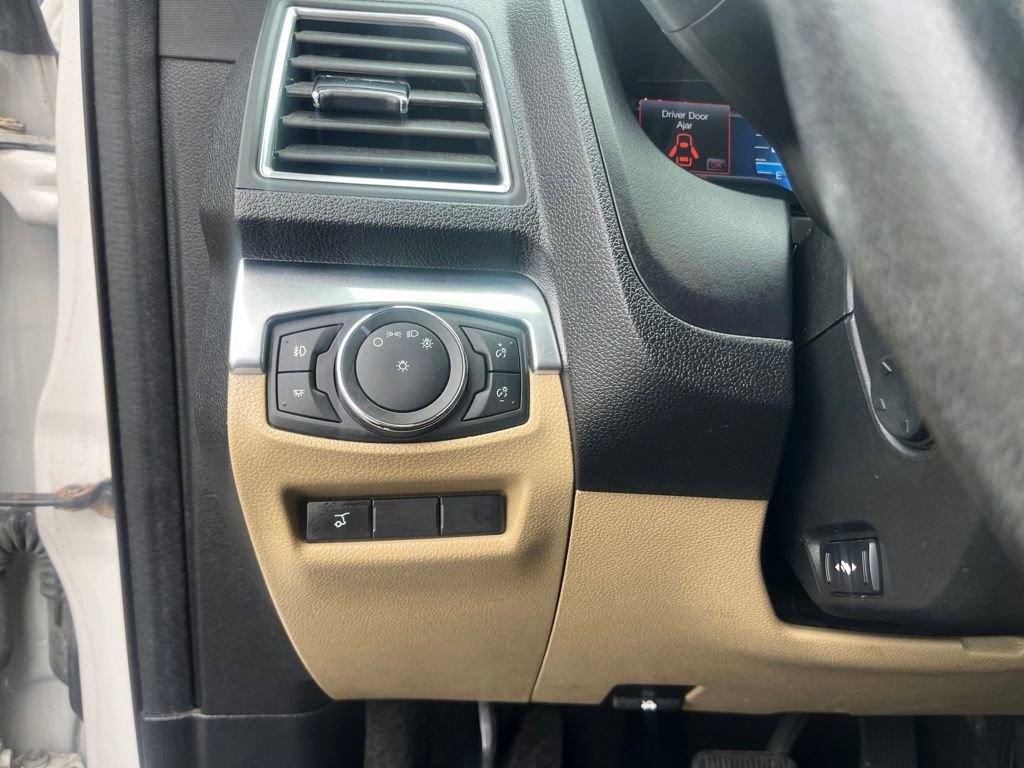 Used 2017 Ford Explorer Limited image 18
