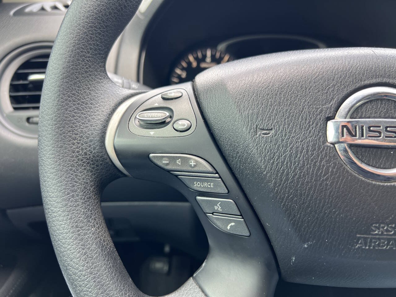 Used 2017 Nissan Pathfinder S FWD image 23