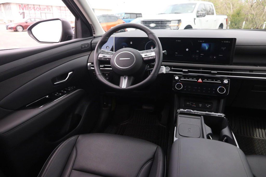 Used 2025 Hyundai Tucson Limited image 24