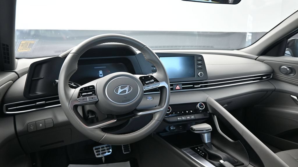Used 2025 Hyundai Elantra Sport FWD image 25