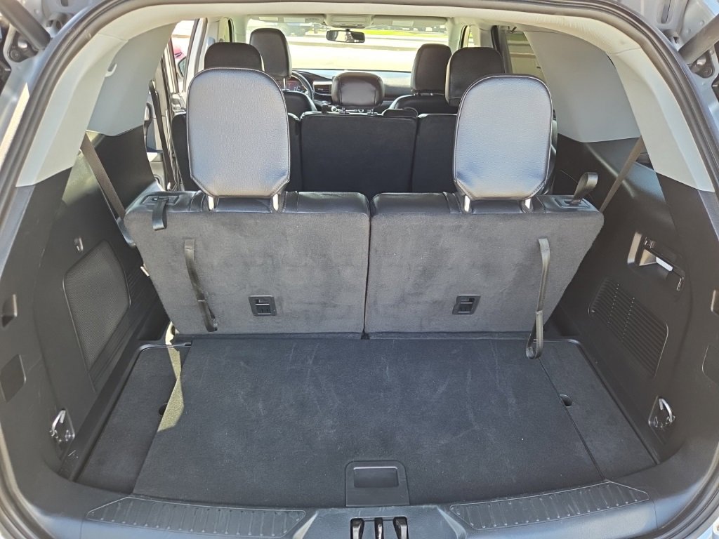 Used 2023 Ford Explorer Limited image 19