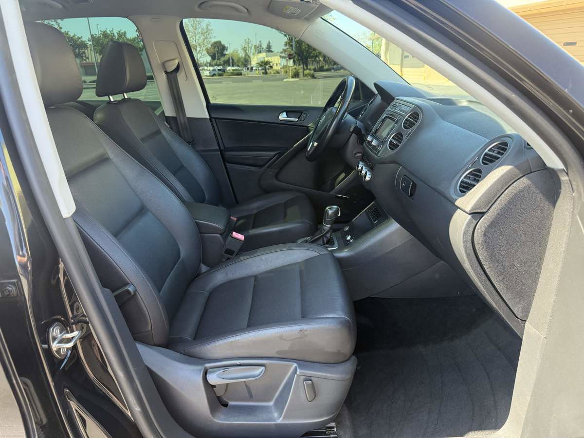Used 2015 Volkswagen Tiguan SEL AWD/4WD image 19