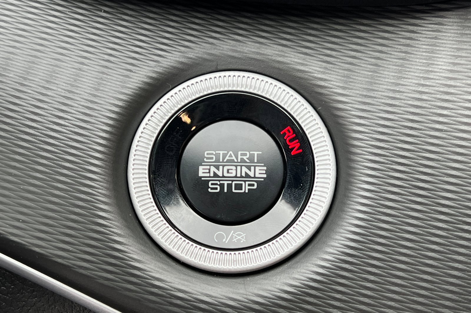 New 2025 Jeep Grand Cherokee Altitude image 22