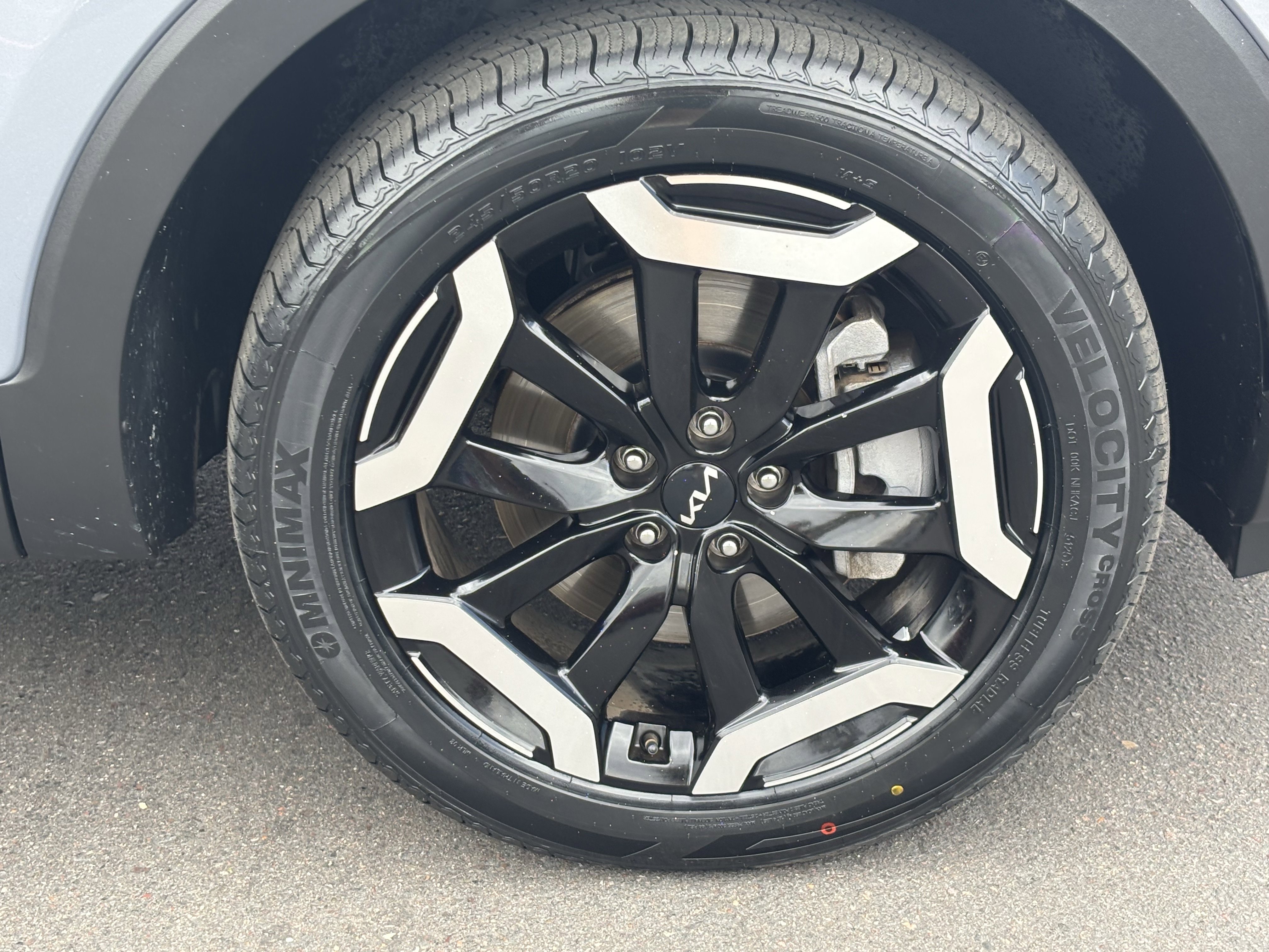 Used 2023 Kia Telluride EX w/ EX Captain's Chair Package AWD/4WD image 7
