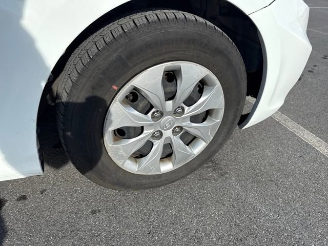 Used 2015 Hyundai Accent GLS image 11