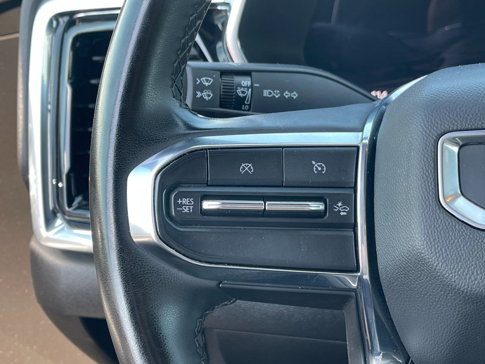 Used 2025 GMC Canyon Elevation image 26