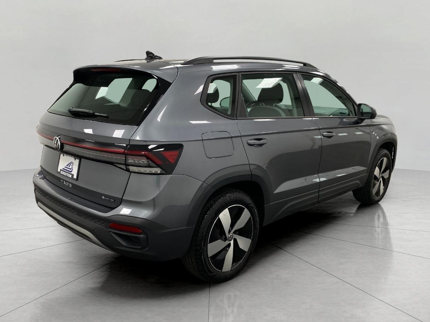 Used 2025 Volkswagen Taos S AWD/4WD image 33